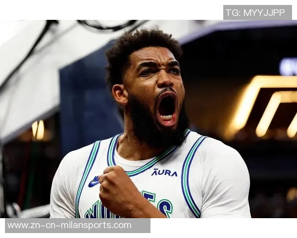 弗菲表现出色6投3中贡献12分3篮板1助攻1盖帽展现实力 弗菲表现出色6投3中贡献12分3篮板1助攻1盖帽展现实力