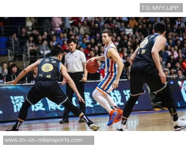 克莱新赛季首战表现平平13投仅4中三分球命中率低迷仅得10分 克莱新赛季首战表现平平13投仅4中三分球命中率低迷仅得10分