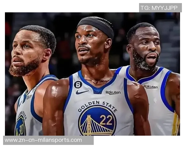 科尔称巴特勒在训练后与库明加交流给予他许多帮助和指导 科尔称巴特勒在训练后与库明加交流给予他许多帮助和指导