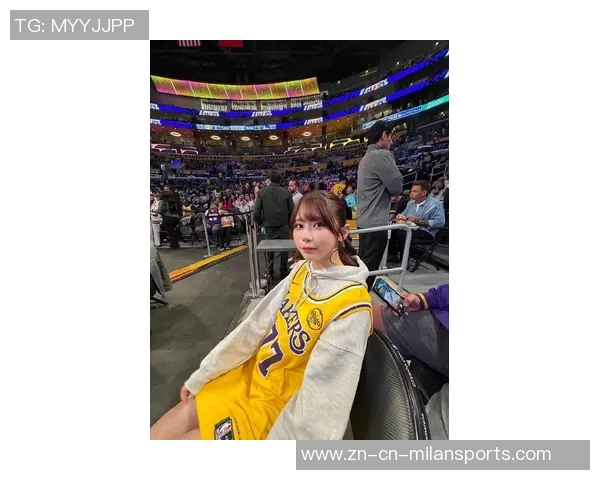 日本性感女星昨日现身湖人主场穿东契奇球衣引发热议 日本性感女星昨日现身湖人主场穿东契奇球衣引发热议