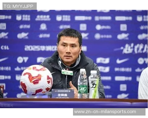 邵佳一发布会记者人数仅五十人左右两度口误将伊万称为杜伊引发关注